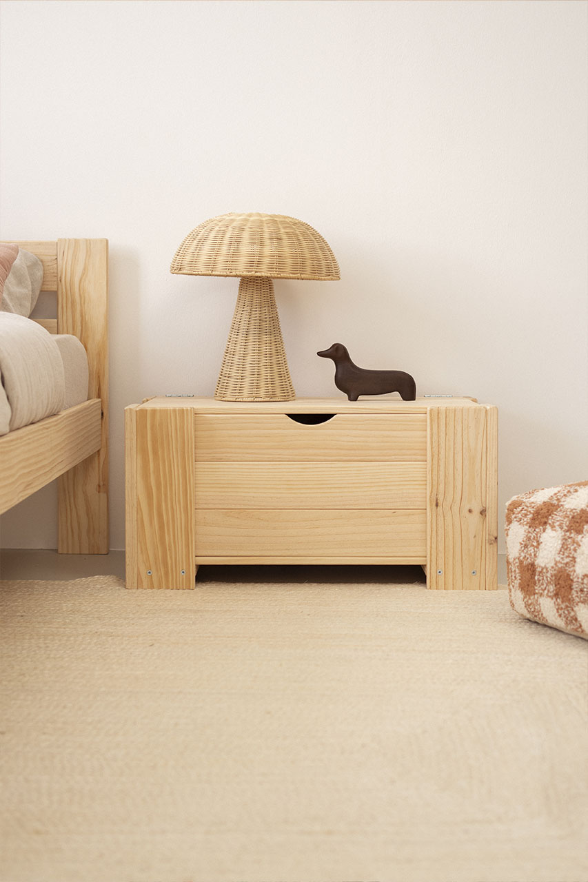 Imagen de ambiente 1 para:Ba&uacute;l de madera de pino